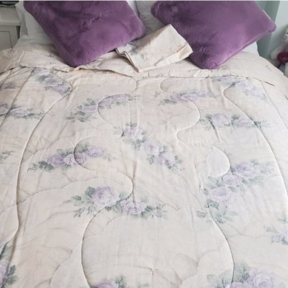 THE BAY REVERSIBLE TWIN BEDDING- Floral and Cream W 1 large pillow cover - Picture 1 of 11